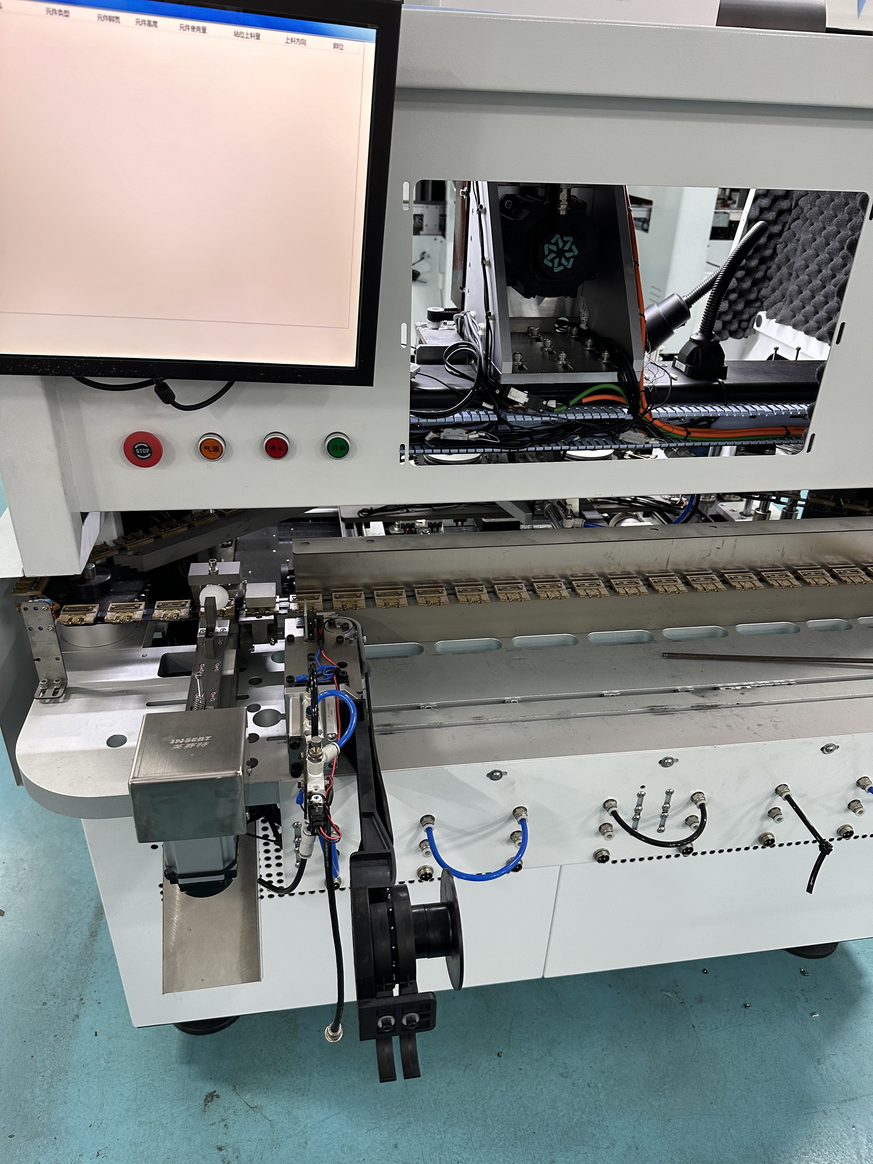 S3000 radial insertion machine rear working area